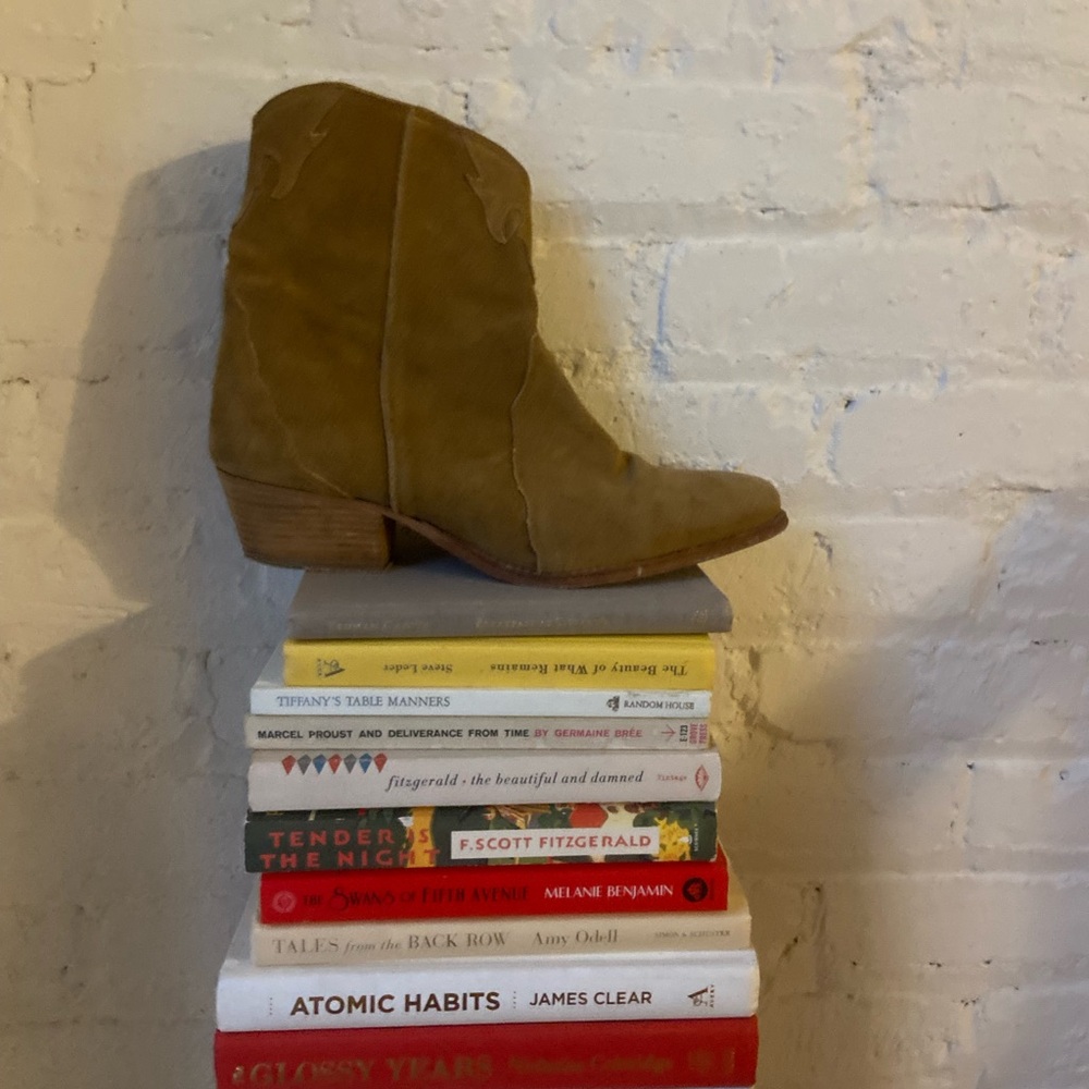 Free People western tan suede ankle boots, size 9.5.